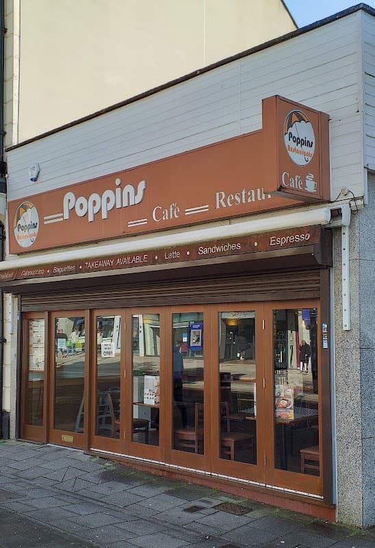Poppins café and restaurant shopfront on London Road, Waterlooville