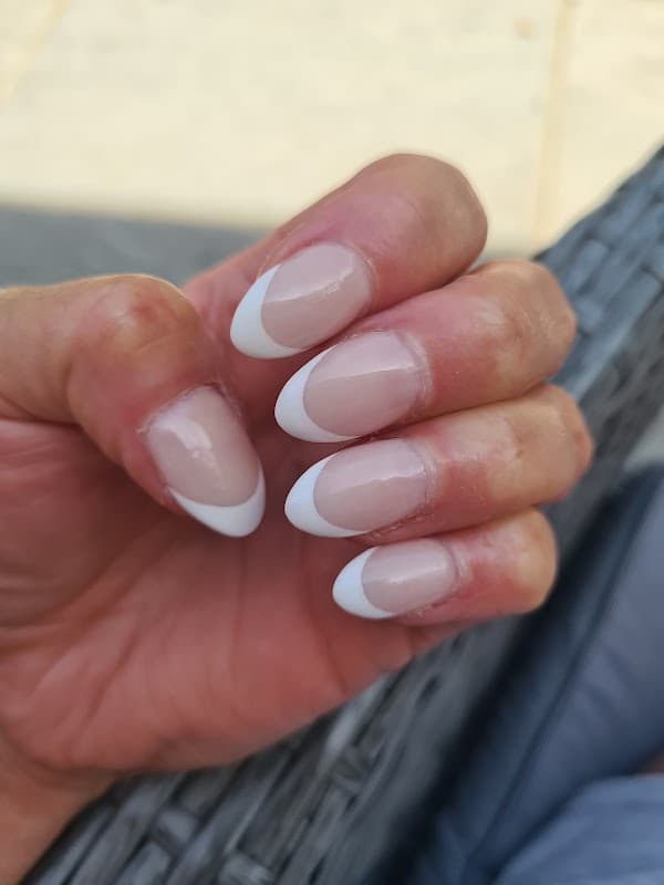 Emily Nails, Waterlooville