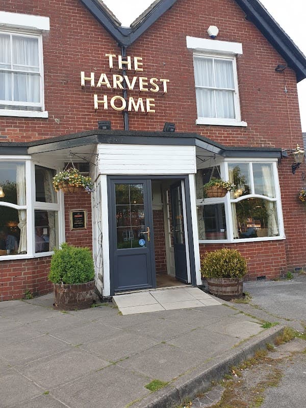The Harvest Home pub on Southwick Road, Denmead