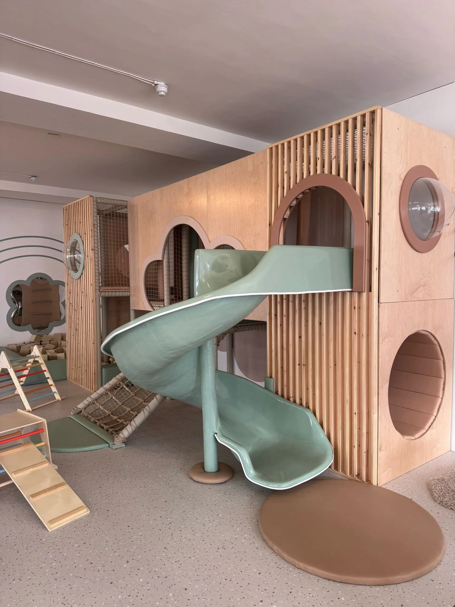 The indoor play frame and slide at Babyccinos Play Café